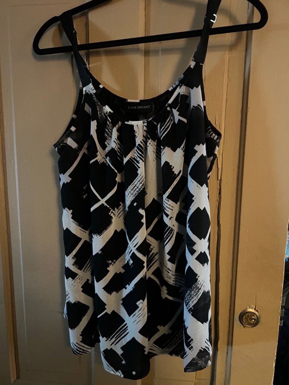 Lane Bryant Black & White Abstract Tank Top
